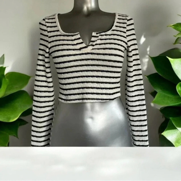 🆕21 Saints  Crop Top - Picture 1 of 16